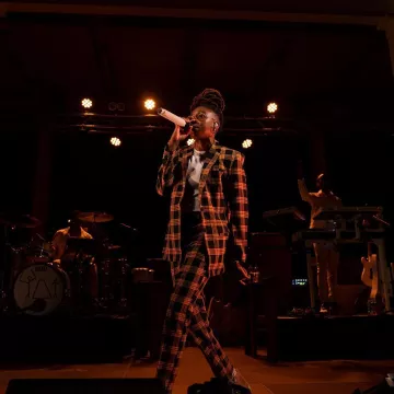 The black pants plaid worn by Little Simz on the account Instagram of @littlesimz