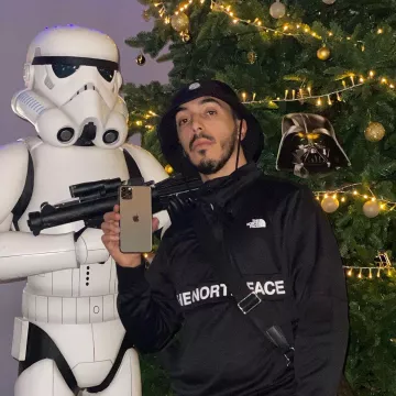 La sudadera de media cremallera que lleva abdel en la cuenta de Instagram de @gamemixtreizeoff 