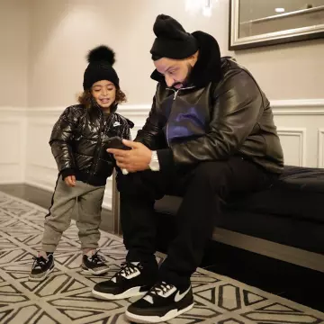 Air Jor­dan 3 Re­tro Tin­ker Black Ce­ment Gold de DJ Khaled sur le compte Instagram de @djkhaled