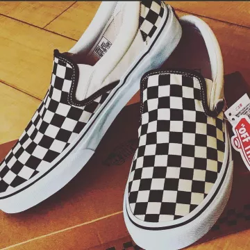 Vans Slip-On Checkerboard (2019) on the account Instagram of @10eshoez