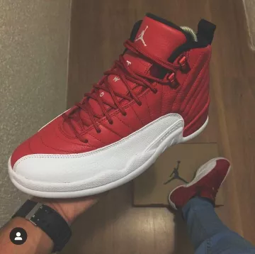 Jordan 12 Retro Gym Red sur le compte Instagram de @10eshoez