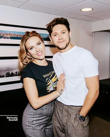 Statue of Liberty tee of Scarlett Johansson on the Instagram account @seriouslyscarlett