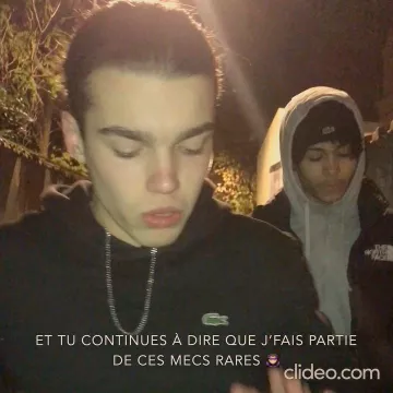 Sudadera en la cuenta de Instagram de @palasssssss