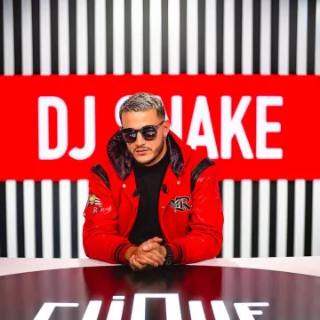 The sunglasses worn by DJ Snake on his account Instagram @djsnake 