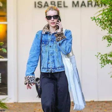 Reformation Aussie Jacket usada por Emma Roberts Isabel Marant diciembre 20, 2019
