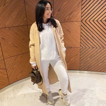Joggers White de Laura Naim en la cuenta de Instagram @laura_naim