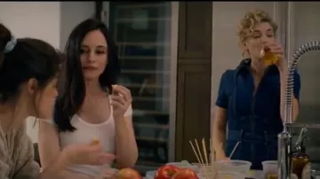 Large-Jambe Monté Combi en jean porté par Gigi Dumont (Megan Ferguson) dans la Bande originale de la Saison 1 Épisode 4