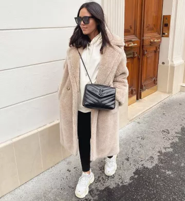 Teddy Coat de Laura Naim en la cuenta de Instagram @laura_naim