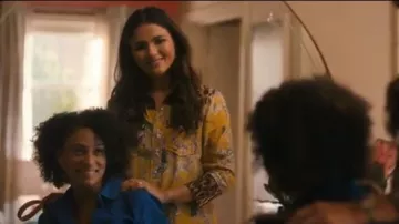 Blusa amarilla usada por Dani Núñez (Arienne Mandi) en The L Word: Generation Q Temporada 1 Episodio 3