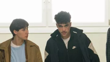 La chaine or de Sofiane (Carl Malapa) dans Mortel