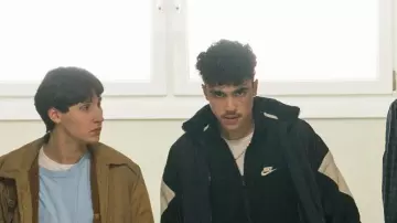 The chain gold of Sofiane (Carl Malapa) in Mortal