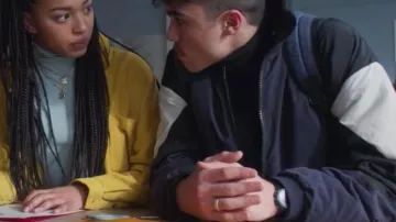 La bague couleur argent de Sofiane (Carl Malapa) dans Mortel