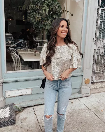 Pista de baile Top de Ariana Lauren en la cuenta de Instagram @arianalauren