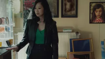 Black Jeans Brigitte (Linh Dan Pham) in Mytho (S01E02)