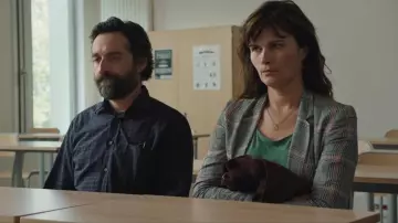 Jacket plaid gray Elvira (Marina Hands) in Mytho (S01E02)