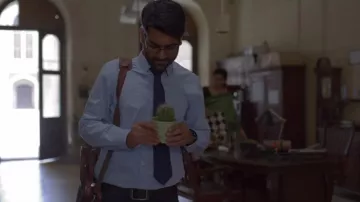 El cinturón negro de Dhruv Sehgal (Dhruv Sehgal) en Las pequeñas cosas (S03E02)
