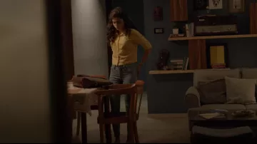 Jean's skinny grey Kavya Kulkarni (Mithila Palkar) in The small stuff (S03E02)