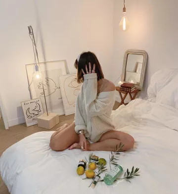 Le cardigan oversize beige porté par Lison sur le compte Instagram de @lisonseb