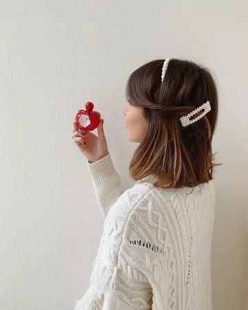 La barrette perles portée par Lison sur le compte Instagram de @lisonseb