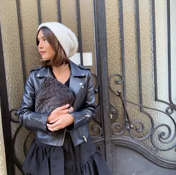 The biker jacket black worn by Lison on the account Instagram of @lisonseb 