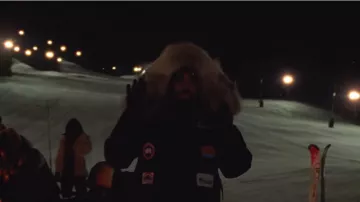 Chanel Black Shield Sun­glass­es of Drake in the music video Drake - War