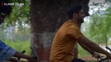 T-shirt yellow Dhruv Sehgal (Dhruv Sehgal) in The small things (S03E03)