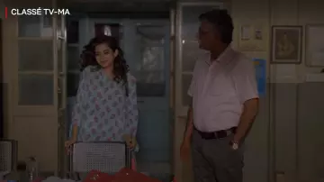 Gray pants of Satish Kulkarni (Rishi Deshpande) in small things (S03E04)