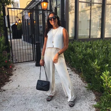 Zara Wide Flu­id Pants of Laura Naim on the Instagram account @laura_naim