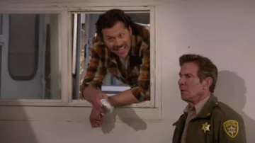 Plaid shirt brown for Sean Quinn (Hayes MacArthur) in Merry Happy Whatever (S01E08)