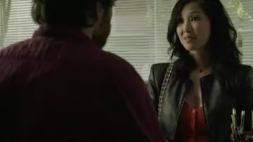 Leather jacket green Brigitte (Linh Dan Pham) in Mytho (S01E05)
