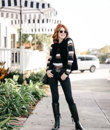 Pantalon noir de Cathy Williamson sur l'Instagram account @themiddlepageblog