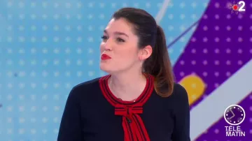 Suéter de manga larga y banda azul marino de Louise Petitrenaud en Télématin