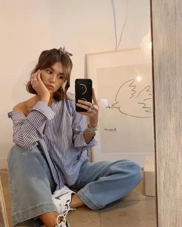 The striped shirt Glove worn by Lison on the account Instagram of @lisonseb