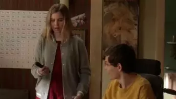 Grey Bomber Jack­et worn by Dylan DiMeo (Kyla Kenedy) in Speechless Season 3 Episode 18