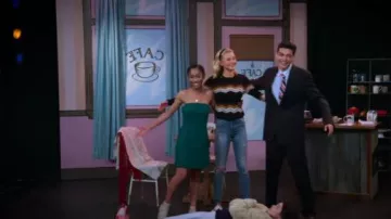 Zig Zag Meri­no Wool Sweater worn by Katie Cooper (Isabel May) in Alexa & Katie Season 3