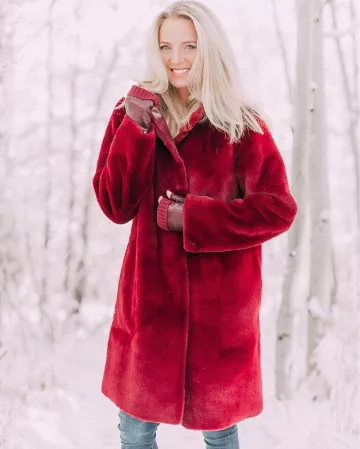 Ankle Skinny Jeans de Erin Busbee en la cuenta de Instagram @busbeestyle