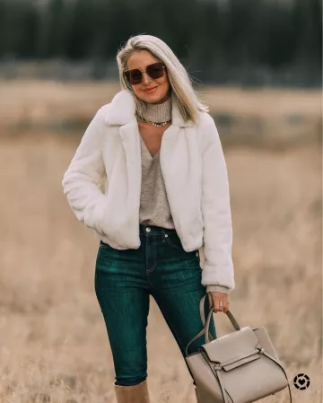 Bolsos de Erin Busbee en la cuenta de Instagram @busbeestyle