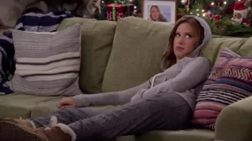 Hoodie gray Kayla (Ashley Tisdale) in Merry Happy Whatever (S01E05)