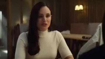Top White Turtleneck de Margot Weston (Madeleine Stowe) en Soundtrack (S01E09)