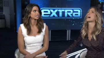 Tweed Mini Robe portée par Sukanya Krishnan en Extra décembre 6,2019