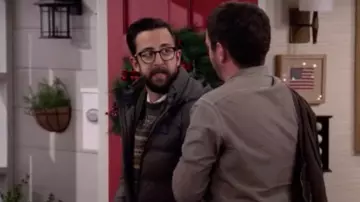 Down jacket grey of Todd (Adam Rose) in Merry Happy Whatever (S01E04)