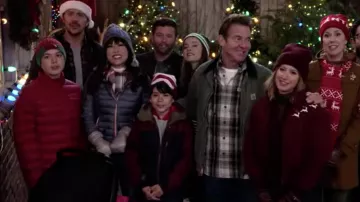 Cap dark red to Kayla (Ashley Tisdale) in Merry Happy Whatever (S01E02)