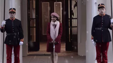 Red coat bordeaux Stacy De Novo / Lady Margaret Vanessa Hudgens in the movie The Princess of Chicago