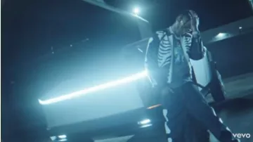 Kapital Skele­ton Bone Den­im Pants Jeans of Wale in the music video GANG GANG LETRA FILMS | SHECK WES & JACKBOYS ( VIDEO OFICIAL ) 2019