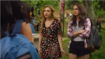 Plaid Shirt worn by McKenna Brady (Liana Liberato) in Light as a Feather Season 2 Episode 8