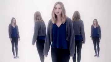 Grey Cropped Cardi­gan worn by McKenna Brady (Liana Liberato) in Light as a Feather Season 2 Episode 8