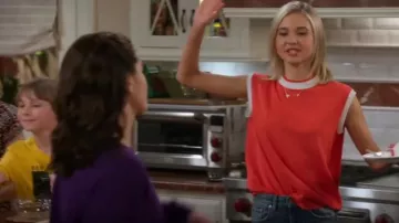 Gorjana Gold Su­per Star Neck­lace worn by Katie Cooper (Isabel May) in Alexa & Katie Saison 03 Episode 02