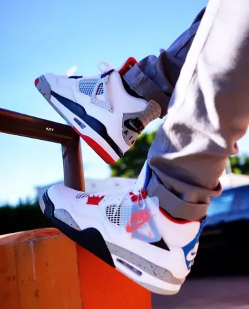 La pareja de Jordan 4 en la cuenta de Instagram de @stylelikekay