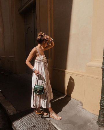 The bag Tess to Chloe green crocodile carried by Lison on the account Instagram of @lisonseb