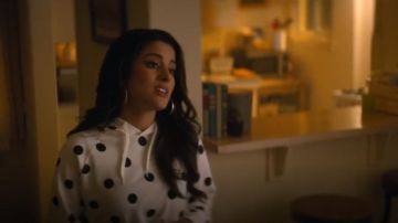 White & Black Polka Dot Print Cropped Hoodie worn by Delilah Alves (Carmela Zumbado) in YOU Season 2 Episode 7